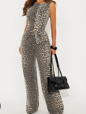 Fashion Nova Nia 2 Piece Leopard Print Pants Set